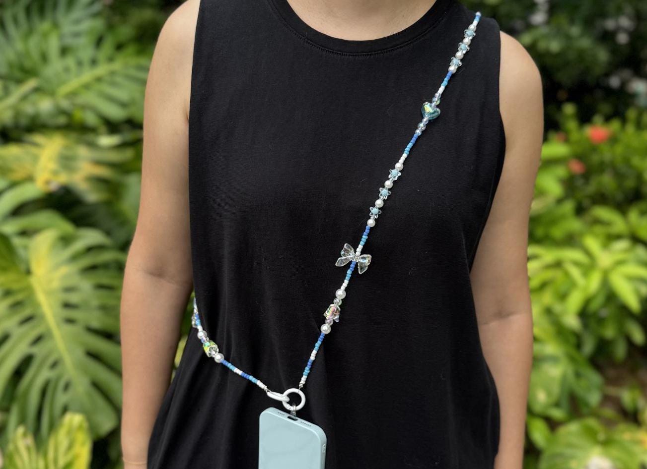Handmade Crossbody Candy Beaded Phone Strap Blue&white.High-quality Y2K phone charm.Bridesmaid gifts.Universal fit anti-theft phone holder.