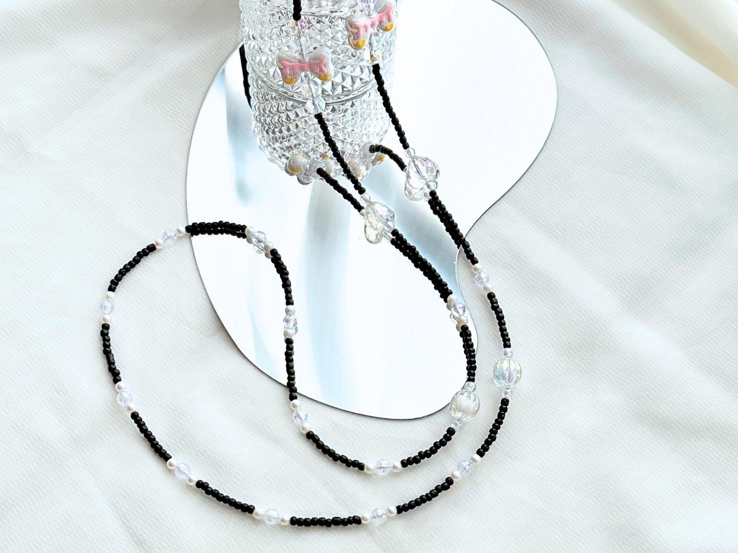 Handmade Crossbody Beaded Phone Strap Black.High-quality Y2K phone charm.Bridesmaid gifts.Universal fit cellphone holder.anti-theft strap.