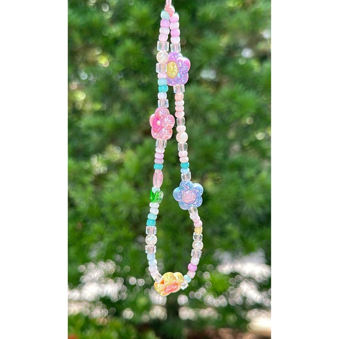 Cute tulip Beaded Phone Charm pink.Handmade colorful flower beaded Phone Wristlet.Phone Strap.Y2K charm.Camera strap.Phone Tether.Best gift.